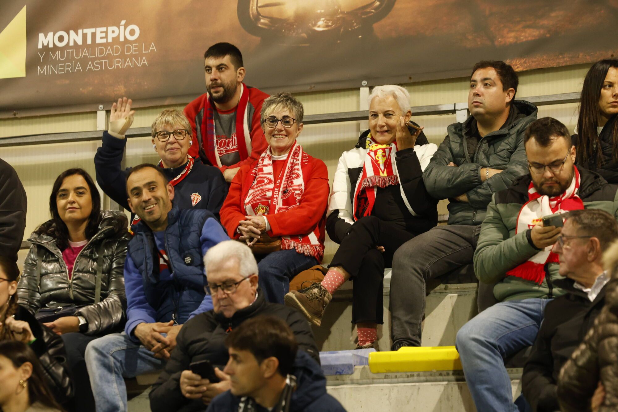 EN IMÁGENES: Gran ambiente en Mieres para el Caudal-Sporting de Copa del Rey