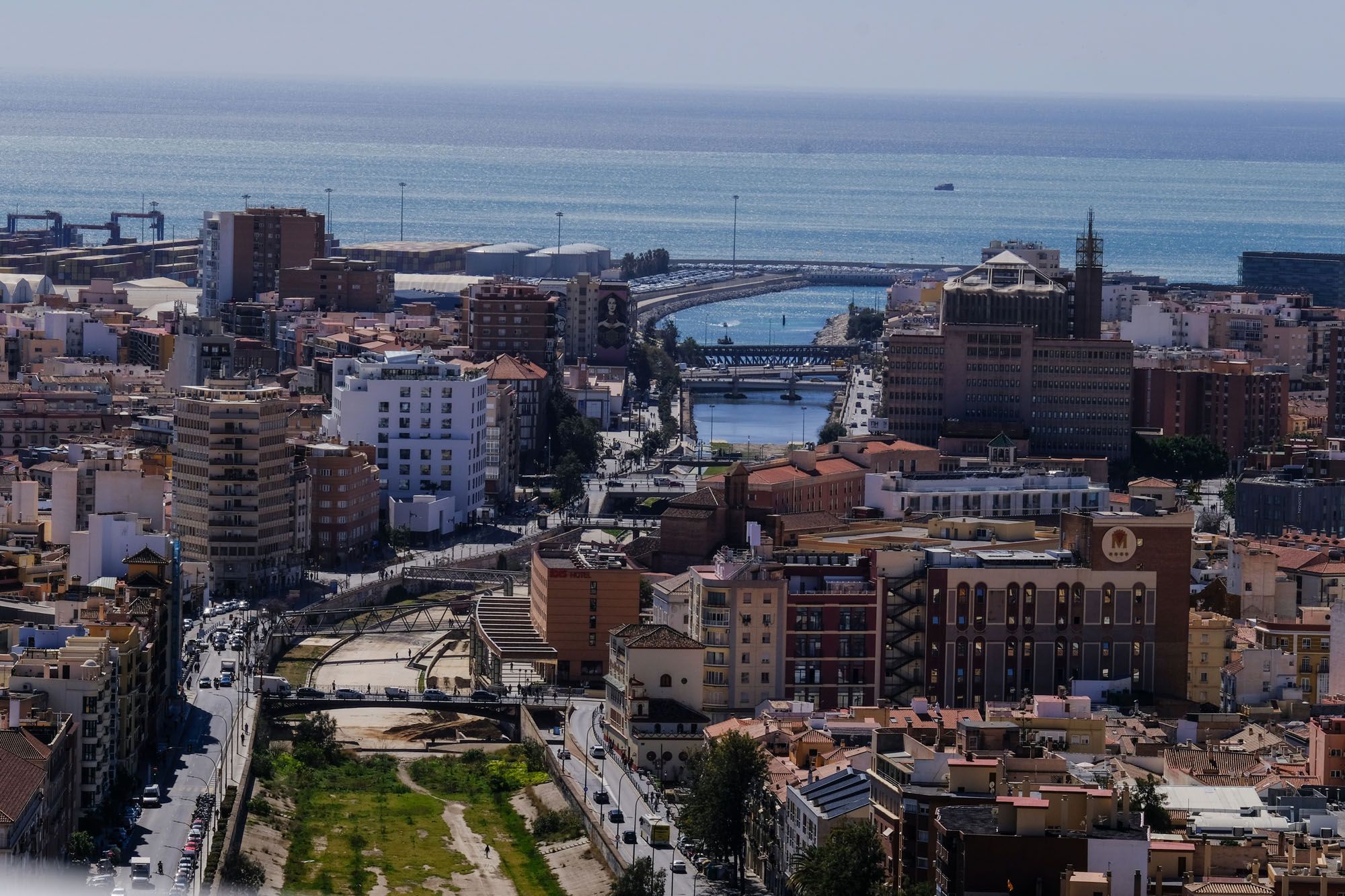 Vistas de Málaga desde las torres de Martiricos.