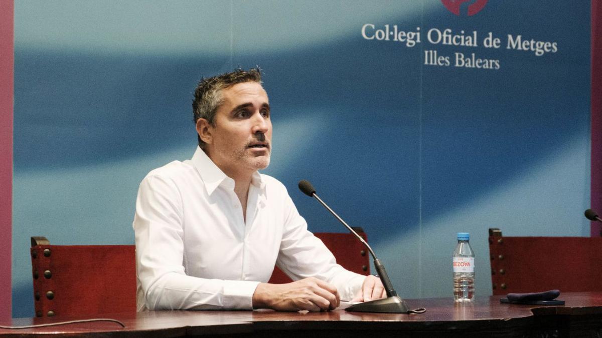El Colegio de Médicos  de Balears apunta que el catalán «no es problema»