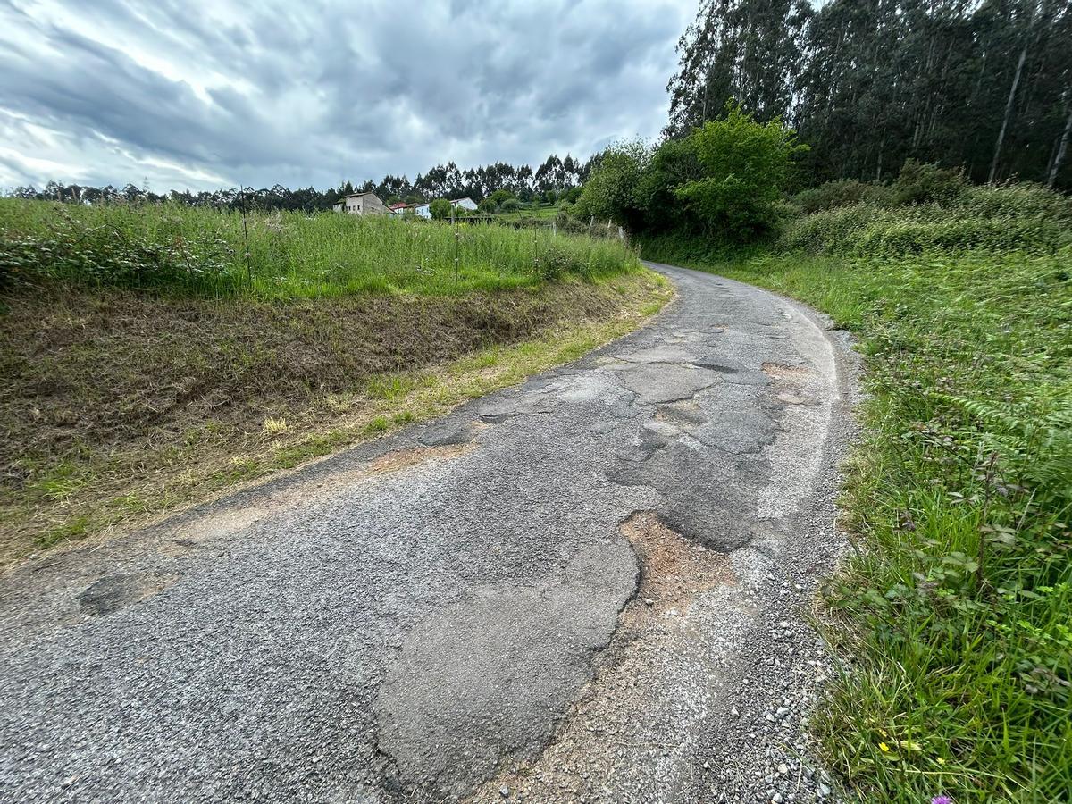 Baches en la carretera de acceso a Pulide.
