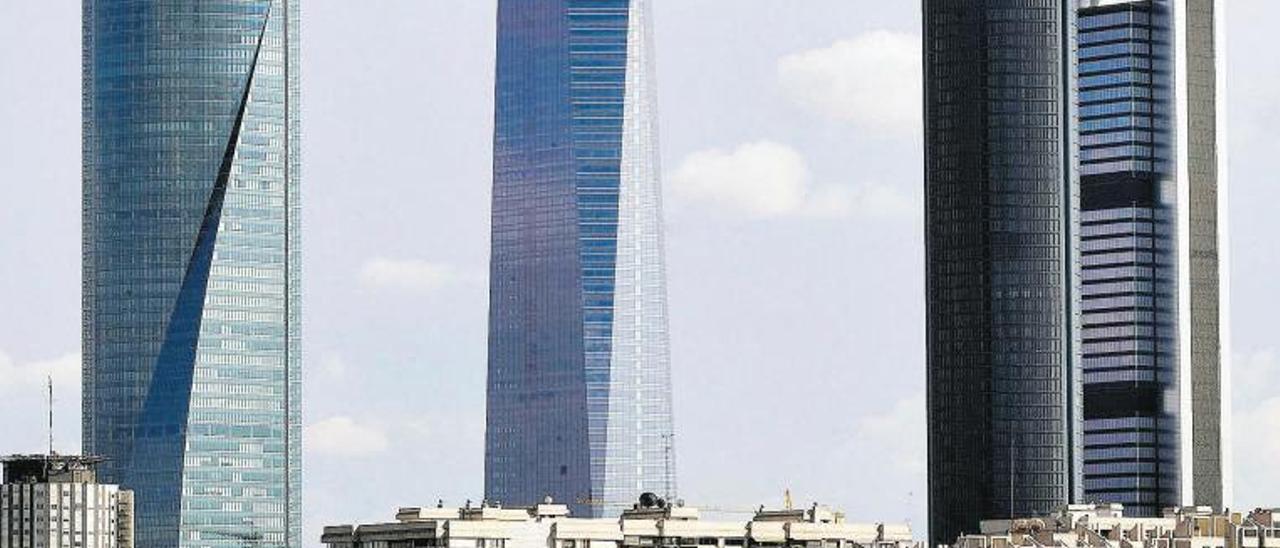 Vista de las cuatro torres de Madrid, entre ellas la sede de la consultora PwC.