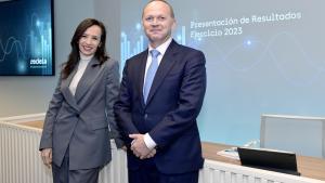 La presidenta de Redeia, Beatriz Corredor, y el consejero delegado, Roberto García Merino