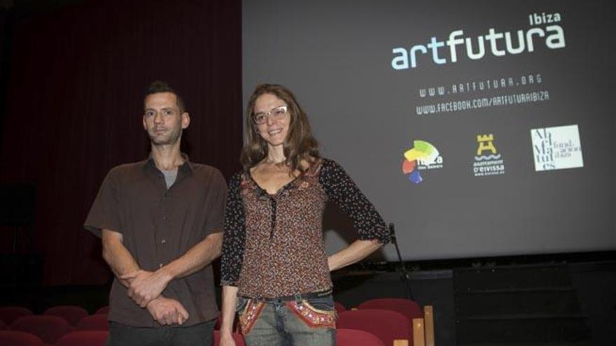 Caen Botto y Marta Rupérez, ayer en la presentación de ArtFutura en Can Ventosa.