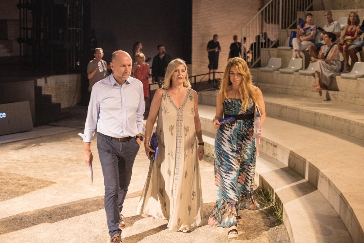 La consellera de Cultura, Carmen Ortí, en el Teatro Romano de Sagunt.