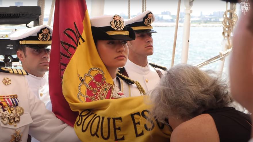 El &quot;reencuentro&quot; de la asturiana que juró bandera ante la Princesa de Asturias en Montevideo