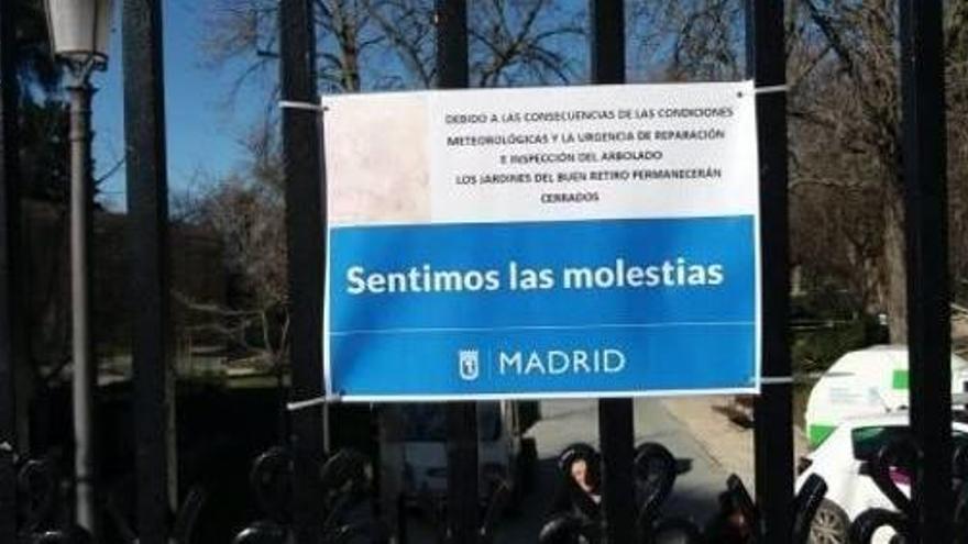 El parc del Retiro de Madrid tancat, ahir al migdia, després de l&#039;incident mortal