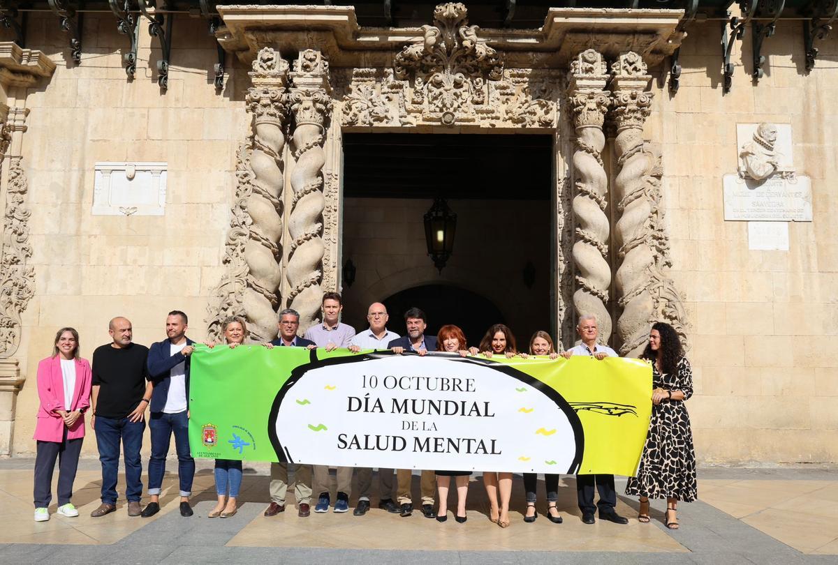 Pancarta en el Día de la Salud Mental en el Ayuntamiento de Alicante