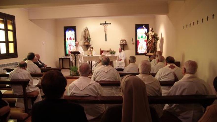 Misa del obispo en la Casa Sacerdotal San José