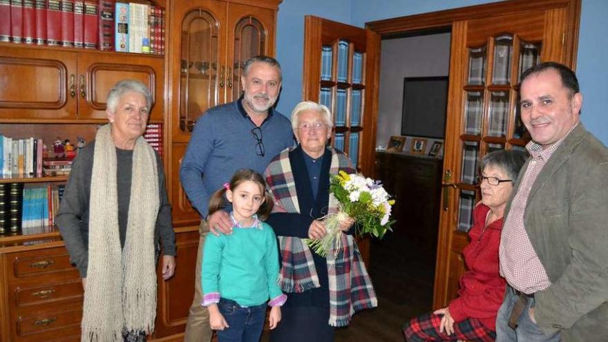 Cambre felicita en Sigrás a su vecina más longeva