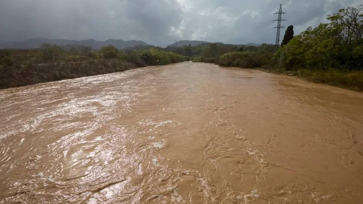 Vista general del barranco de Barxeta (Valencia) con gran caudal debido a las lluvias torrenciales.