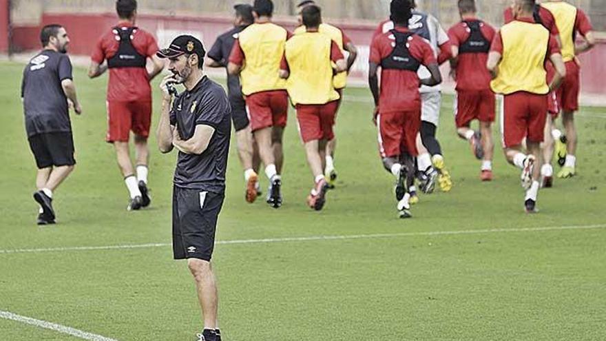 Vicente Moreno, durante un entrenamiento en Son Bibiloni.