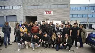 Famílies denuncien que el veto de les empreses d’ambulàncies als menors deixa sense pràctiques als alumnes d'FP