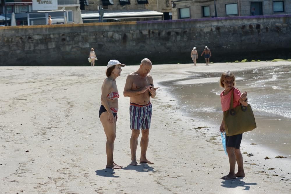 Paseo por la playa y terraza: el paraíso de la fase 1 de la desescalada en Galicia