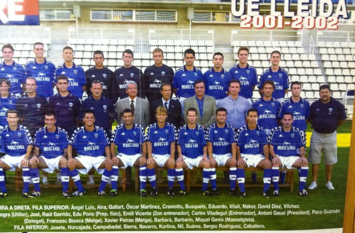 La plantilla del Lleida 2001-02 a Segona B, amb Nil Ruiz, el quart de baix per l'esquerra