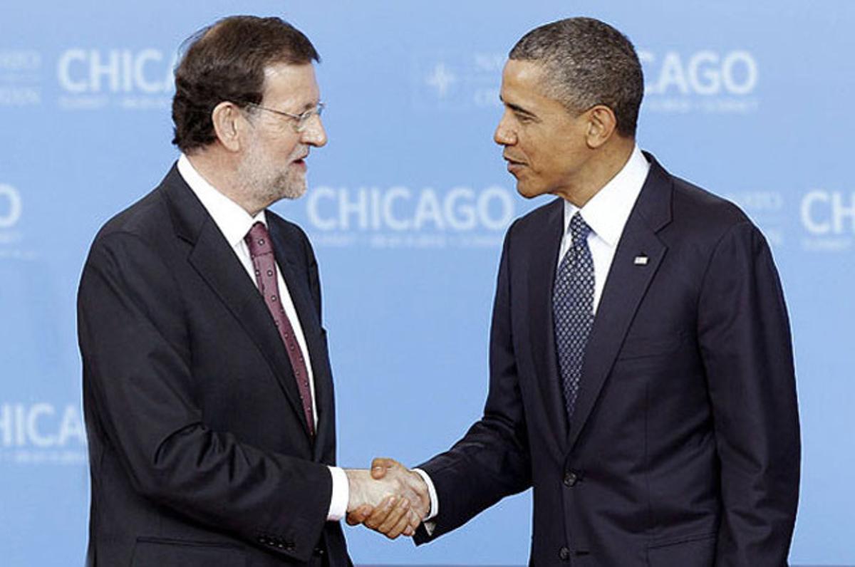 El president del Govern, Mariano Rajoy, saluda el seu homòleg nord-americà, Barack Obama, a l’arribar a la cimera de l’OTAN a Chicago.