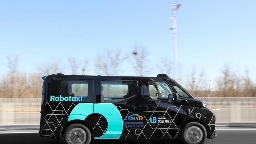 Tot el que s’ha de saber del robotaxi que arriba a Madrid: furgonetes de més de 200 CV i viatges supervisats