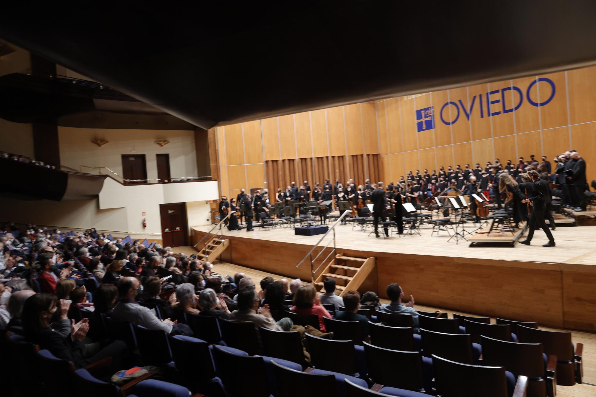 EN IMÁGENES: Concierto del León de Oro en el Auditorio de Oviedo