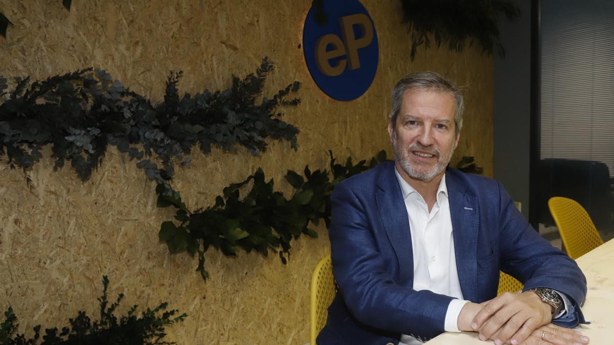 El candidato de Cs a la Alcaldía de Zaragoza, Daniel Pérez Calvo, en la redacción de EL PERIÓDICO DE ARAGÓN, esta semana.