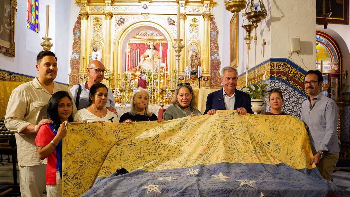 Vídeo | La plataforma Venezolanos en Sevilla recoge productos para enviar a su país: "Necesitamos muchas manos"