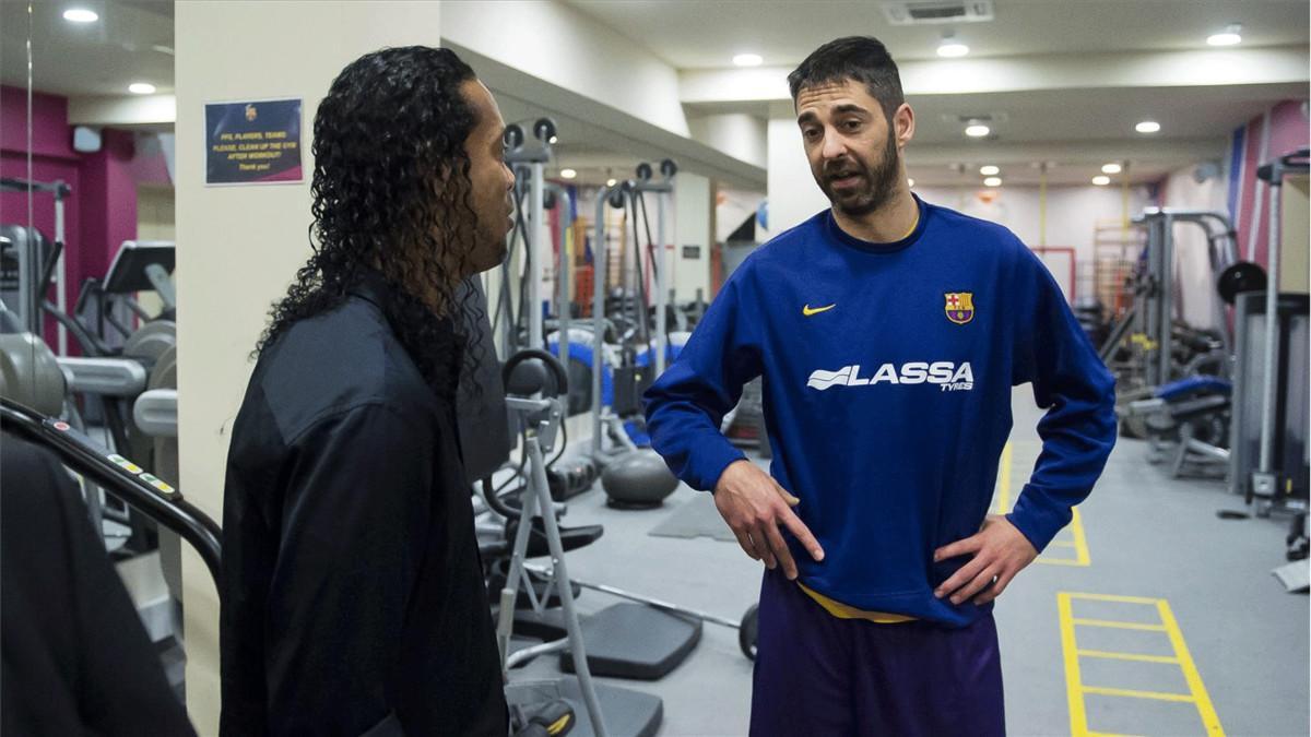 Ronaldinho con la plantilla de Barça Lassa