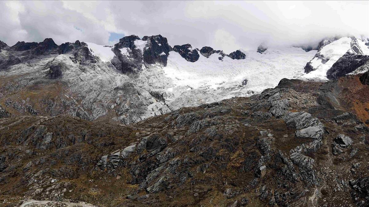 zentauroepp23749451 a view of a lake filled with glacial melt water is seen near190109133555