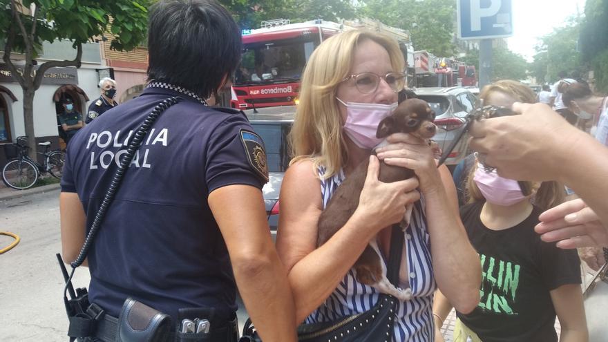 Un herido leve y 40 desalojados por un incendio en Xàbia