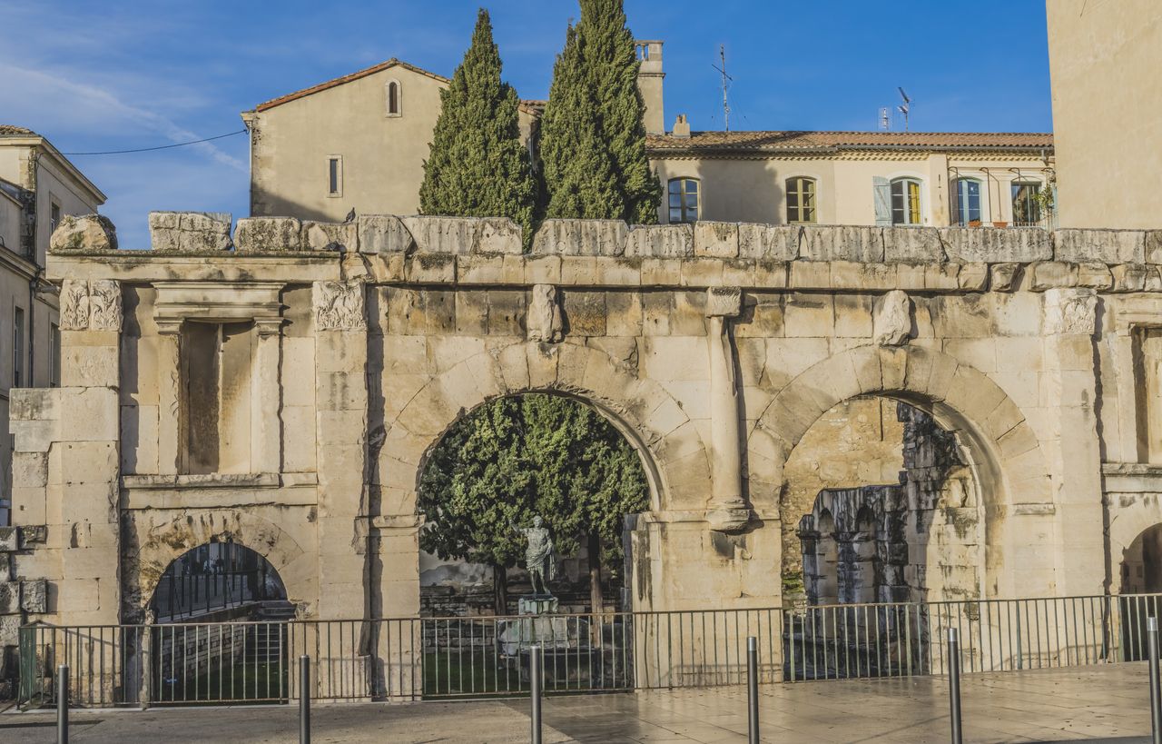 La Puerta de Augusto, uno de los restos más antiguos de la muralla romana de Nimes.