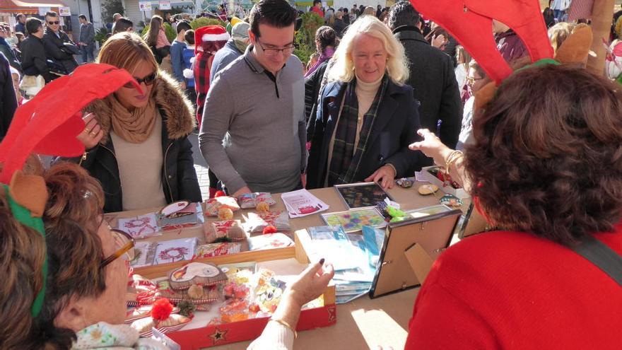 Los coros escolares abren la VII Feria Solidaria de Navidad de La Nucía