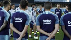 Ernesto Valverde con sus jugadores, en la pretemporada del año pasado.