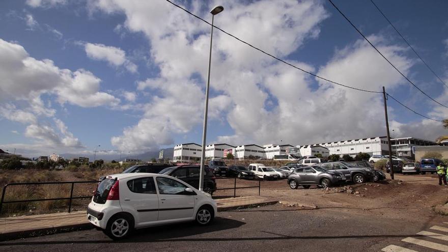 Solares situados en Juan Albornoz  y Príncipes de España.