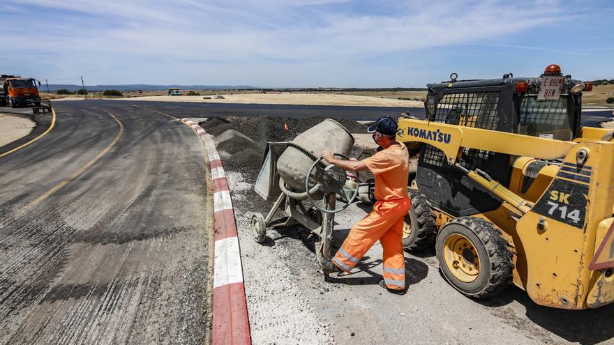 El Gobierno paraliza el primer tramo de la autovía Cáceres-Badajoz por el alza de precios
