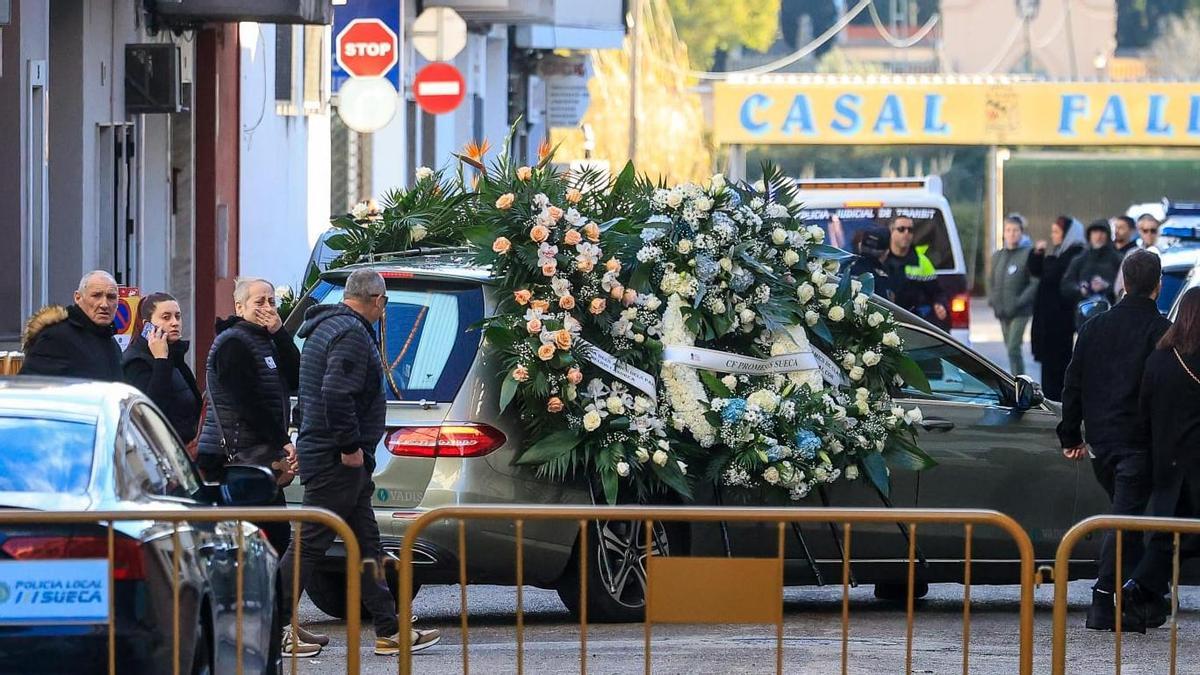 Sueca da su último adiós a Álex