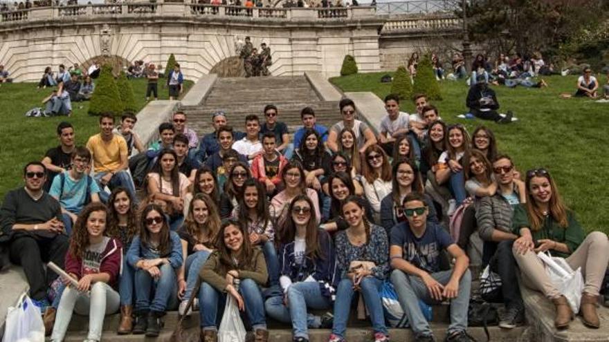 Alumnos del instituto Azorín viajan a París