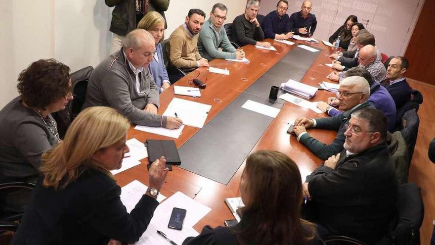 Un momento de la reunión de ayer en la Consellería de Medio Ambiente. // Xoán Álvarez