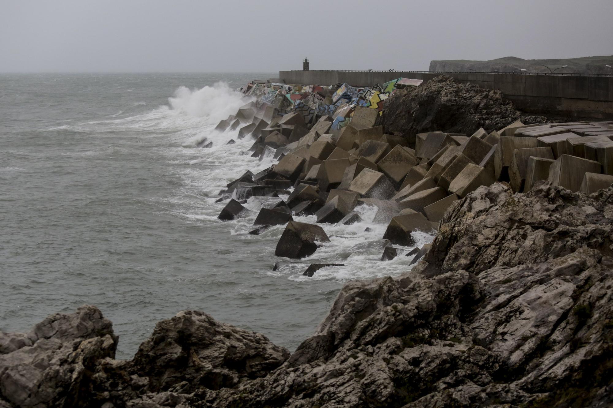 Temporal en Llanes