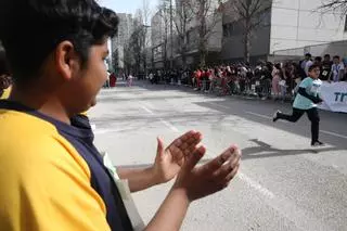 'La Milla de La Mina': el día que los chavales del instituto-escuela convierten su barrio en la gran atracción de su ciudad