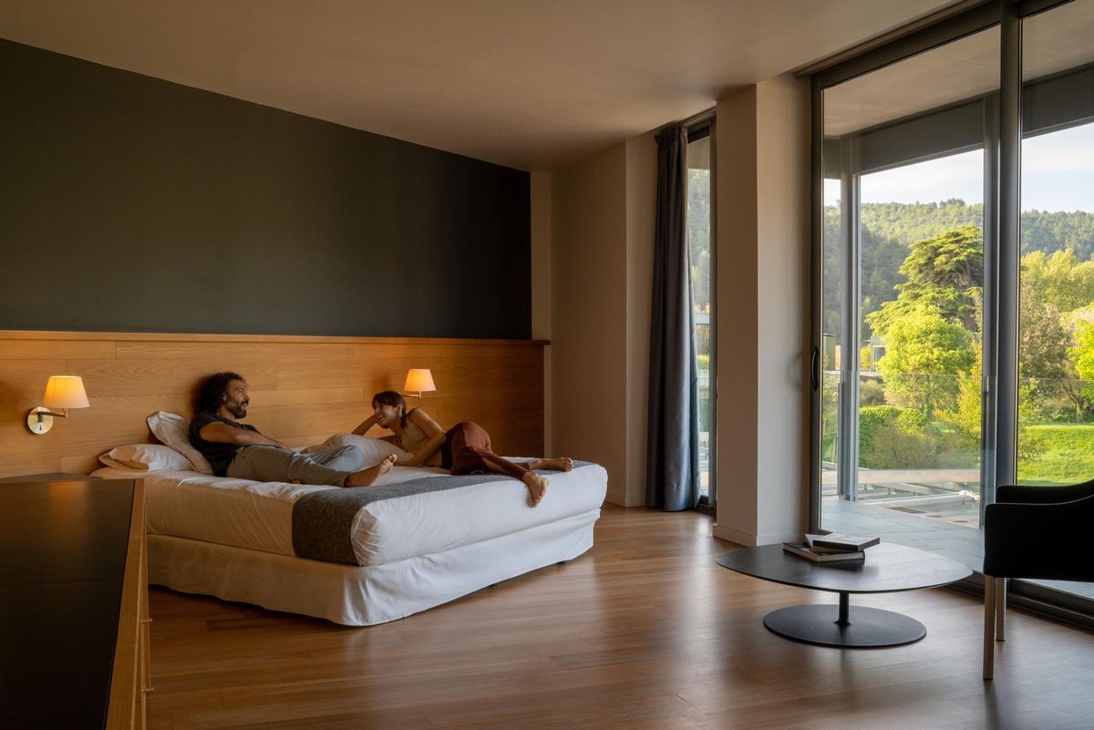 Interior del hotel Món Sant Benet