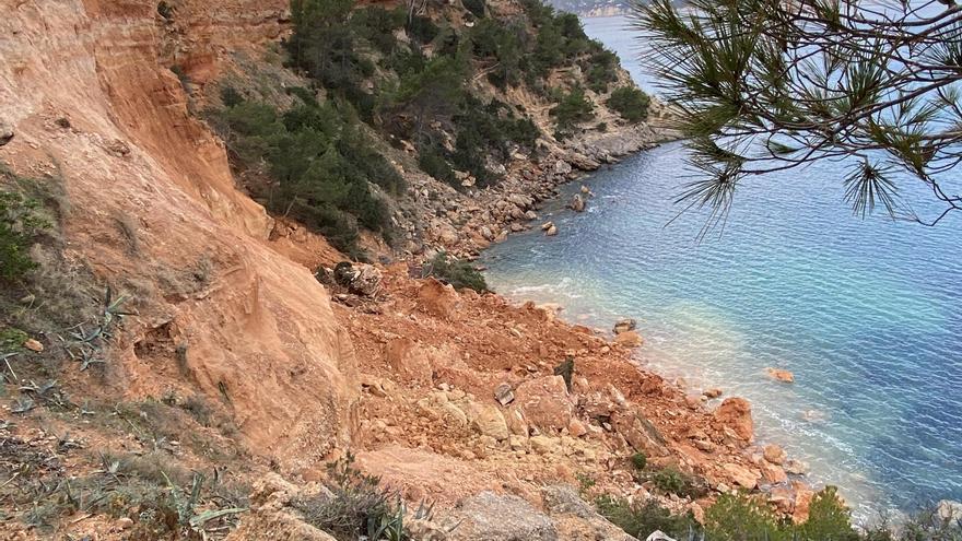 Derrumbe en Porroig: Los graves riesgos de «querer vistas privilegiadas» en un acantilado inestable