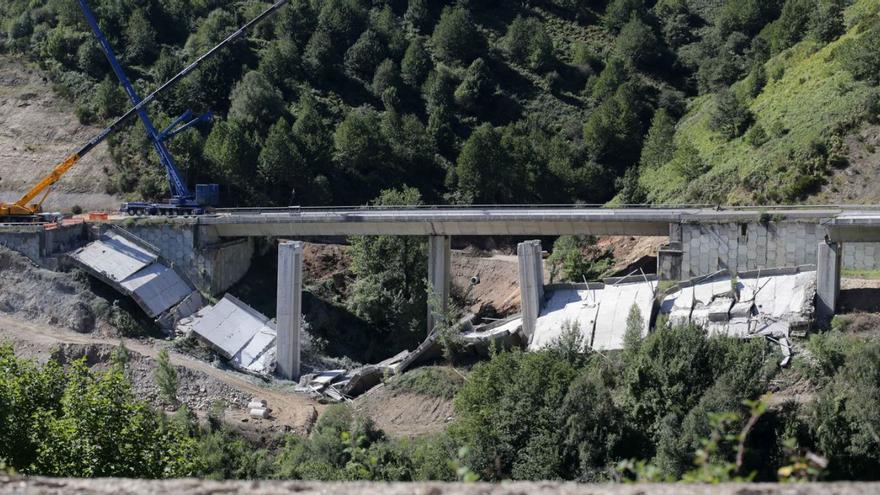 Cuenta atrás para retirar las pilas del viaducto de la A-6