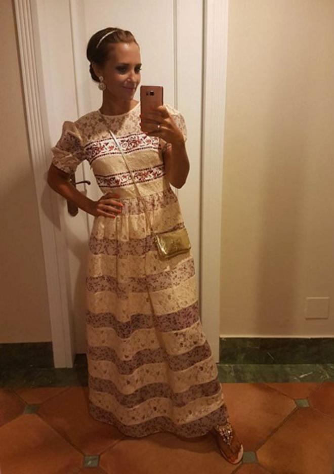 Paula Echevarría con recogido y vestido de flores