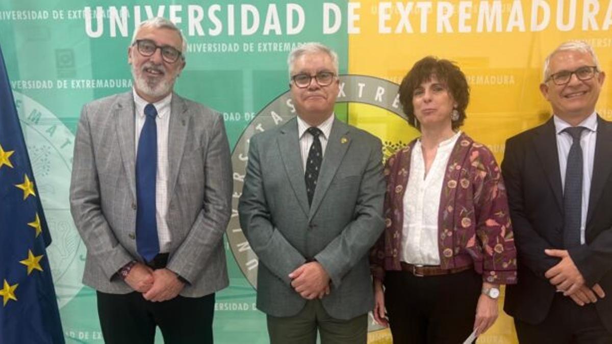 Maria Luisa Duran Martin Meras toma posesion como nueva Defensora Universitaria de la UEx.