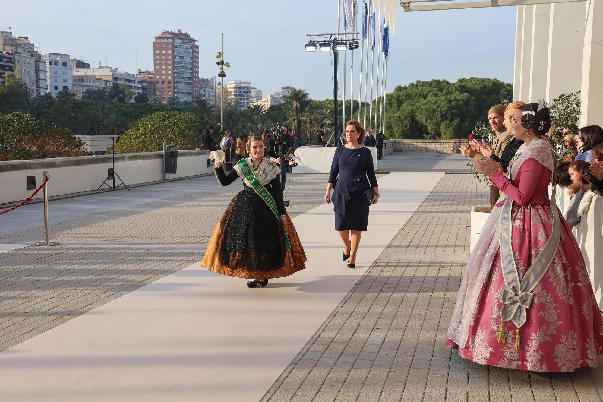 El Palau recibe a Marina García y las autoridades en la exaltación infantil