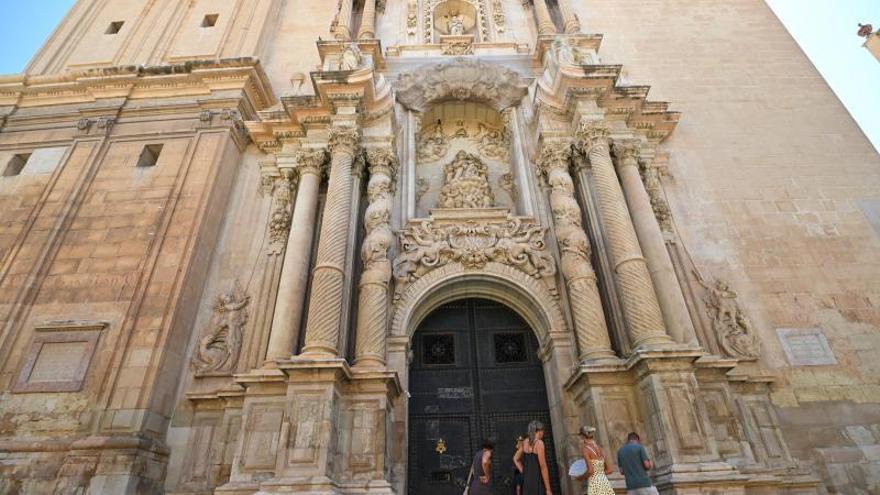 La basílica de Santa María pondrá en marcha una oficina en Elche para dar un impulso a la restauración, que se cifra en 10 millones de euros