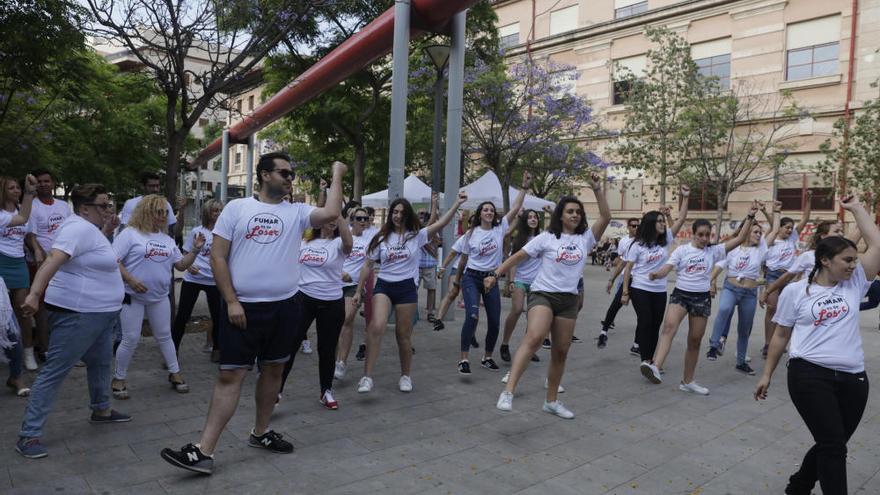 ‘Fumar es de Loser’, lema del ‘flashmob’ de la AECC