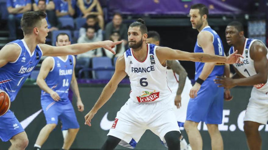 Antoine Diot, con la selección francesa en el Eurobasket