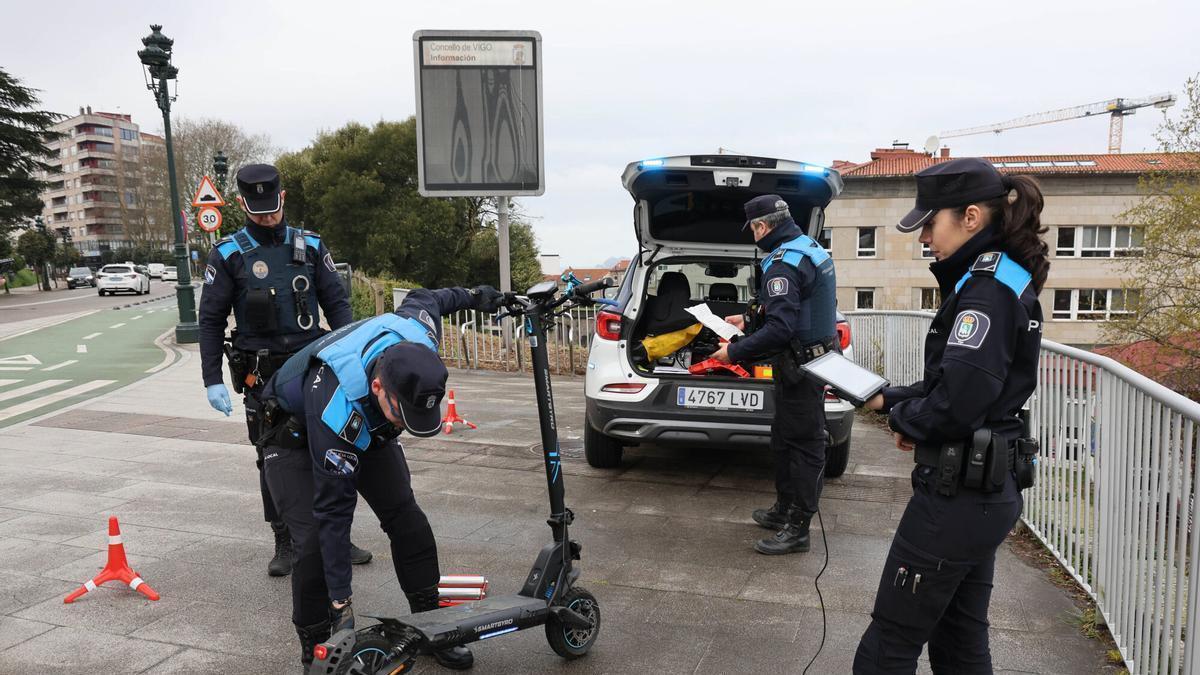 Estreno del velocímetro de la Policía Local de Vigo.