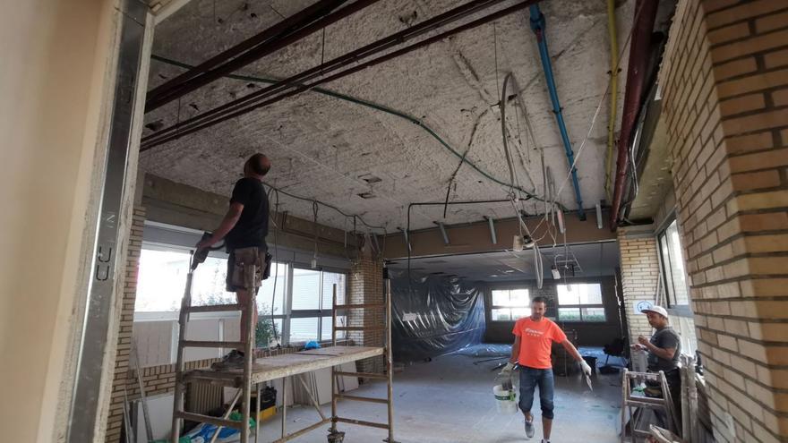 Obras en el colegio de San Roque: la plaza es para personal de usos múltiples en los colegios.