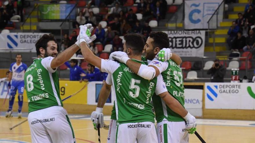 Los jugadores del Deportivo Liceo celebran un gol en un partido de esta temporada.