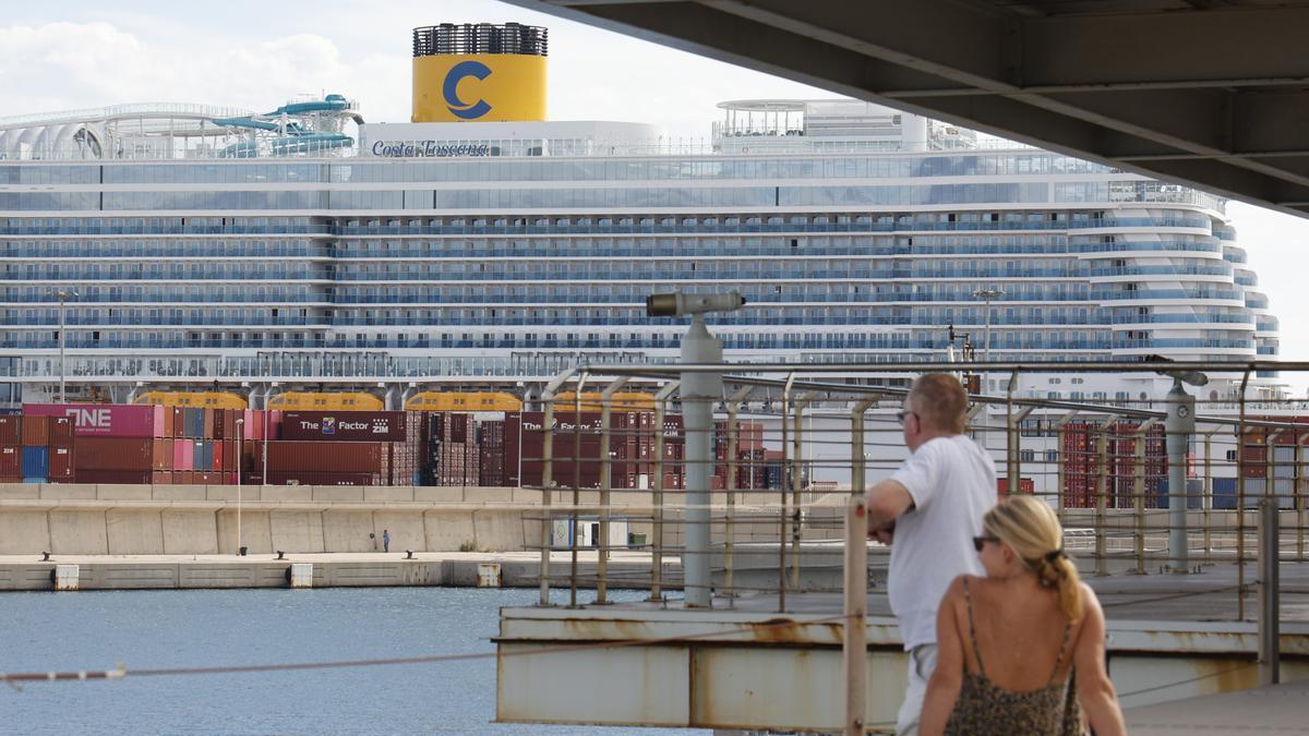 Crucero en el puerto de València