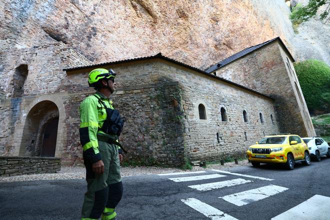 Así ha quedado el monasterio viejo de San Juan de la Peña tras el paso de las llamas